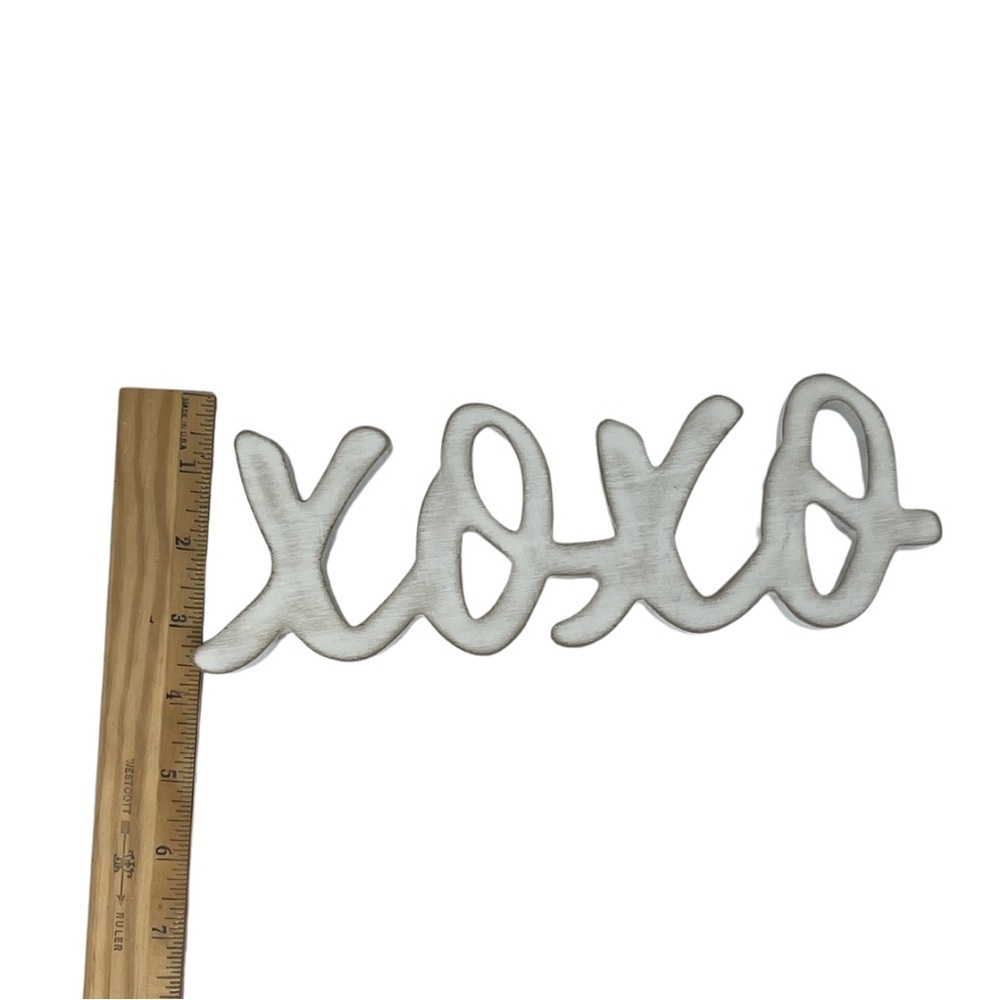 XOXO Whitewashed Wood Shelf Sitter Farmhouse Decor Rustic Home Accent Sign - Picture 3 of 3
